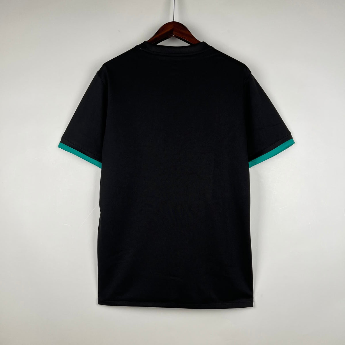 Camisola Retro Real Madrid 17/18 Alternativa