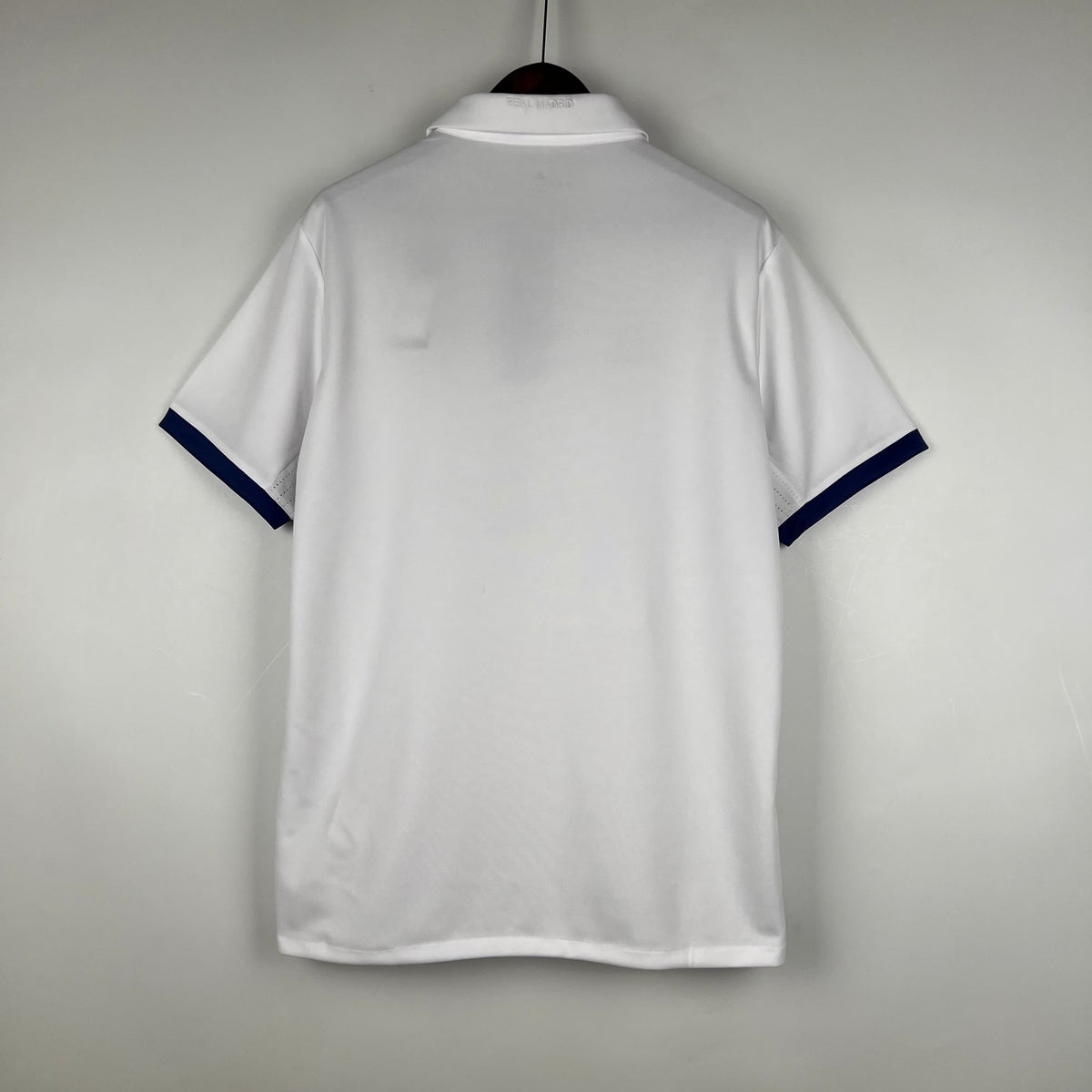 Camisola Retro Real Madrid 16/17